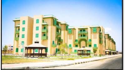 وزير الإسكان يتابع الموقف التنفيذي للمشروعات المختلفة بمدينة قنا الجديدة