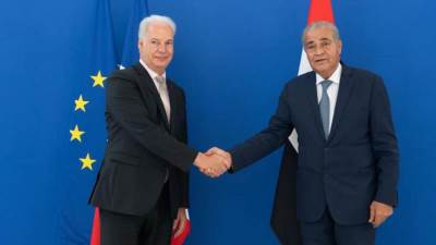 وزير التموين يلتقي بوزير الاقتصاد والمالية بفرنسا