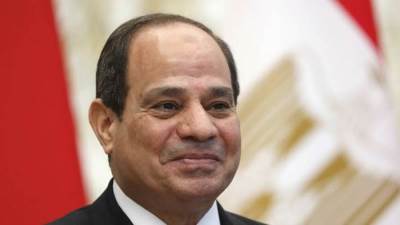 السيسي يوجه بتوزيع شنط مدرسية بالمجان في بعض مناطق القاهرة