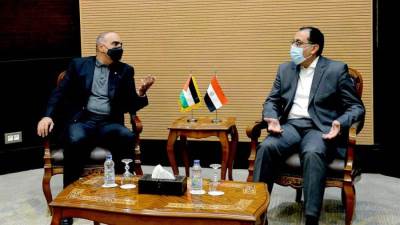 مدبولي يستقبل نظيره الأردني بالعاصمة الإدارية الجديدة ويستعرضان تجربة مصر فى هذا المشروع