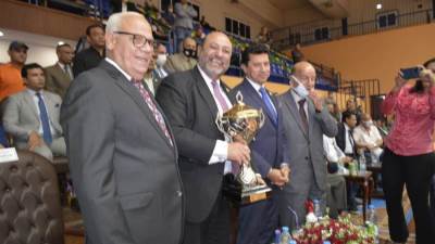 الشرقية إيسترن كومباني تفوز ببطولة اولمبياد الشركات وتعلن إهداء الدرع للرئيس السيسي