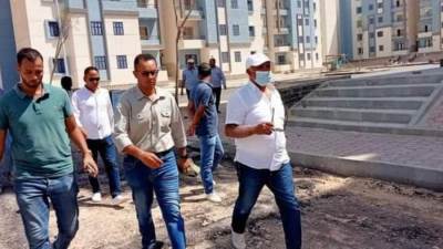  مسئولو "الإسكان" يتفقدون سير العمل بالمشروعات السكنية بمدينة 15 مايو