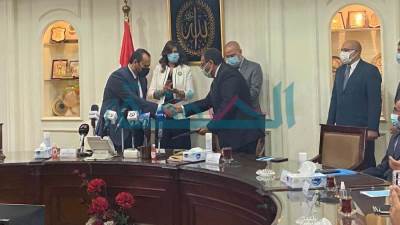 وزيرا"الإسكان"و"الهجرة" يوقعان بروتوكول تعاون لرفع الوعى وتعزيز المشاركة المجتمعية بالقرى الأكثر احتياجًا