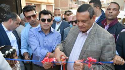 وزير الشباب يفتتح حمام سباحة بمركز شباب كوم حمادة ويتفقد مركز بيبان