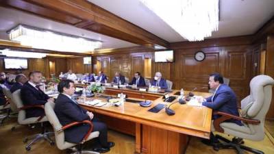 "عبدالغفار" يعقد اجتماعًا مع ممثلي أكاديمية Deutche Bahns الألمانية و"السويدي" والسكك الحديدية