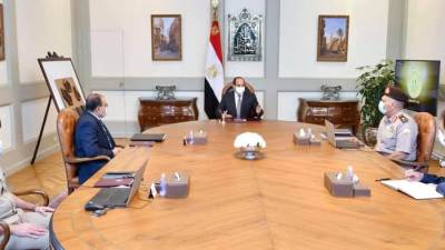 السيسي يتابع مشروعات محاور وطرق منطقة الصعيد