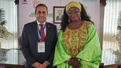 نائب وزير الإسكان يلتقي وزيرة الإسكان الكاميرونية ويشيدبحجم أعمال شركة المقاولون العرب