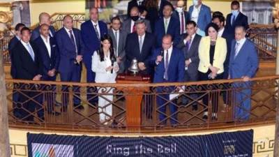 وزيرة التعاون الدولي وقيادات سوق الأوراق المالية يفتتحون جلسات تداول البورصة اليوم