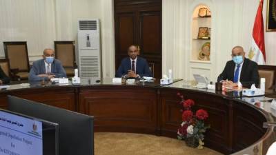 وزير الإسكان يتابع استعدادات شركات المياه لمواجهة مخاطر التقلبات الجوية والأمطار الشديدة