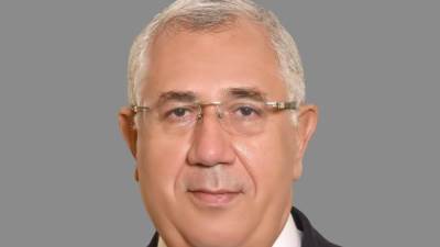 وزير الزراعة يعلن موافقة الإمارات على استيراد الدواجن المصرية المصنعة ومنتجاتها