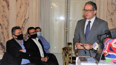 مؤتمر صحفي لوزير السياحة بالسفارة المصرية في باريس بحضور كبرى وسائل الإعلام