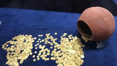 أمين المجلس الأعلى للآثار يفتتح معرضًا أثريًا مؤقتًا بمتحف الأقصر