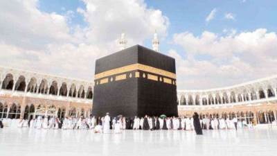 السعودية تعلن بدء إصدار تصريحات العمرة.. والاتحاد الأوروبي يرفع قيود السفر عنها