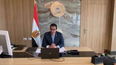 وزير التعليم العالي يستعرض تقريرًا حول الاحتفال بنصر أكتوبر في الجامعات والمعاهد