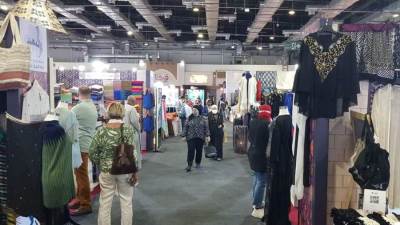 إقبال كبير عَلِي جناح برنامج التنمية المحلية بمعرض "تراثنا" في اليوم الأول