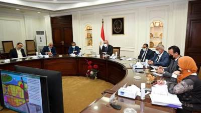 وزير الإسكان يستعرض البدائل المقترحة لمشروع إعادة تخطيط وتطوير المدخل الجنوبى للجيزة