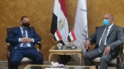 وزير النقل يستقبل نظيره اليمني لبحث التعاون المشترك في مجالات النقل المختلفة