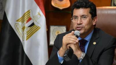 وزير الرياضة ينهى أزمة إيقاف الاتحاد المصرى للكرة الطائرة خلال اجتماعه اليوم