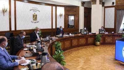 رئيس الوزراء يستكمل مناقشة ضوابط وآليات تنظيم السوق العقارية