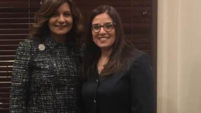وزيرة الهجرة تهنئ أول قاضية مصرية بالولايات المتحدة لفوزها بجائزة "ماكلين" 