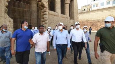 رئيس الوزراء يزور منطقة إسنا التاريخية ويرصد250مليون جنيهاً لإعادة إحياء تلك المنطقة