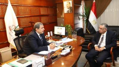سعفان يبحث توفير برامج تدريبية متقدمة لتحسين أوضاع عمل المصريين بالخارج
