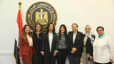 وزيرة التعاون الدولي تشهد توقيع اتفاق بين مؤسسة التمويل الدولية و"القومي للمرأة"