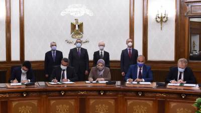 "مدبولي" يشهد توقيع اتفاقيتين لمحطة توليد الكهرباء من الرياح بمنطقة خليج السويس