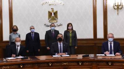 "مدبولي" يشهد توقيع اتفاقية إنتاج الهيدروجين الأخضر بكميات تتراوح بين (50:100) ميجاوات