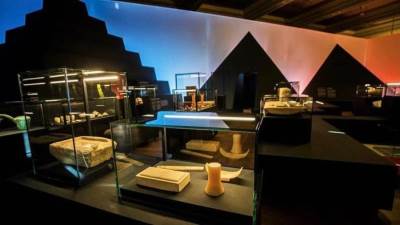 وصول مقتنيات معرض"ملوك الشمس" إلى مصر بعد انتهاء مدة عرضه بالعاصمة التشيكية