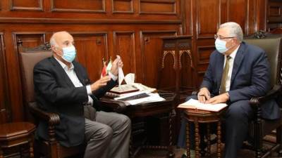 وزير الزراعة يبحث مع اتحاد الدواجن ضخ البيض والدواجن في المنافذ الحكومية