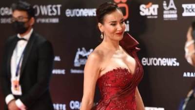 شاهد.. اطلالات النجمات في مهرجان الجونة السينمائي