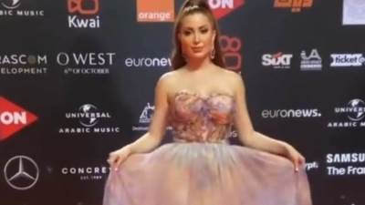 بالصور..نسرين طافش تخطف الأنظار في اليوم الثاني من مهرجان الجونة السينمائي