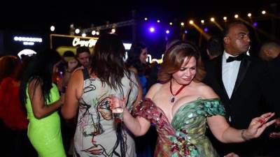 الهام شاهين بفستان جرئ من احتفالات الليلة الثانية بمهرجان الجونة السينمائي الدولي