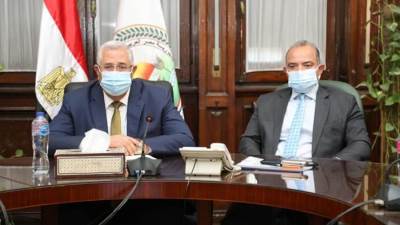 "معيط"و"رئيس البورصة" يبحثان سبل تطوير آليات تداول عدد من السلع الاستراتيجية بالبورصة