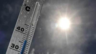 انخفاض بدرجات الحرارة وأمطار على السواحل الشمالية.. تعرف على حالة الطقس غدا