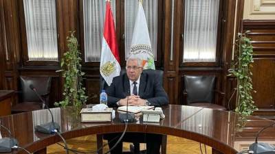 وزير الزراعة يتابع تنفيذ توجيهات السيسي بمنع التعديات على الأراضى الزراعية 