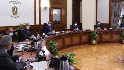 مدبولي: عدم السماح بدخول أى موظف لم يتلقى اللقاح إلى مكان عمله