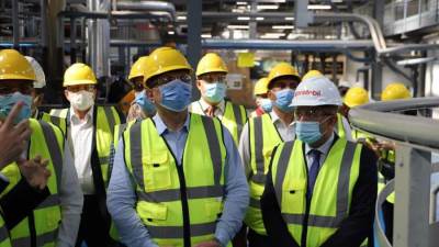 "سعفان" يزور العاشرمن رمضان في إطار مبادرة "سلامتك تهمنا" الخاصة بإصابات العمل