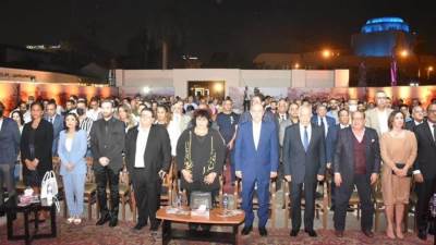 وزيرة الثقافة تكرم عدد من أبطال أكتوبر وفناني مصر