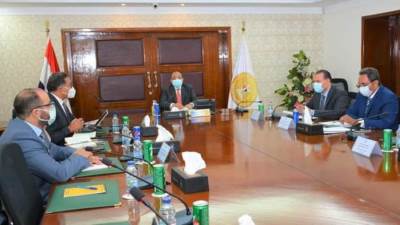 "شعراوي" يتابع مع محافظي أسيوط وقنا والمنيا وسوهاج ووفد البنك الدولى برنامج الوزارة بصعيد مصر