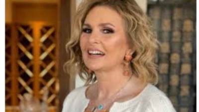 يسرا تبهر جمهورها بإطلالة كلاسيك