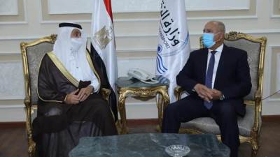 وزير النقل يستقبل نظيره السعودي لبحث تدعيم التعاون بين الجانبين بمجالات النقل