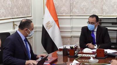 رئيس الوزراء يتابع ملفات عمل المركز الوطني لتخطيط استخدامات أراضي الدولة