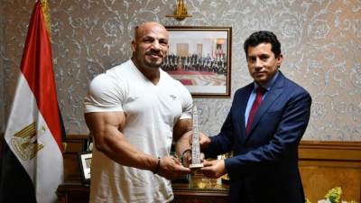 وزير الرياضة يستقبل بيج رامي الفائز للمرة الثانية بلقب مستر أولمبيا