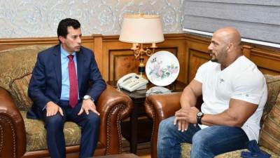 وزير الرياضة يستقبل بيج رامي الفائز للمرة الثانية بلقب مستر أولمبيا