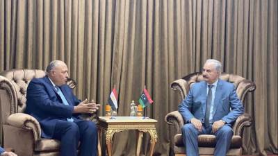 "شكري" يلتقي بقيادات الشرق الليبي لبحث سبل التعاون بين البلدين