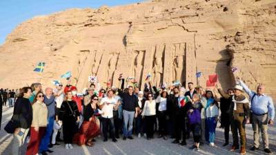 وزير السياحة والآثار وسفراء العالم يشهدون تعامد الشمس بأبو سمبل