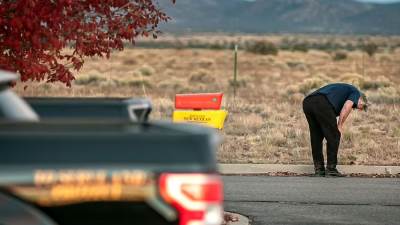 قتل مديرة التصوير وإصابة مخرج فيلم Rust اثناء التصوير..تعرف على التفاصيل