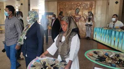 مطار"أبو سمبل"يستقبل الضيوف المشاركين في احتفالية تعامد الشمس على وجه رمسيس الثاني